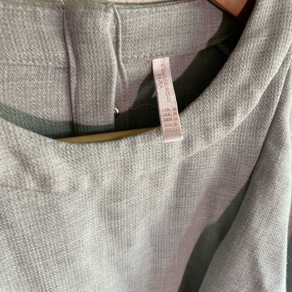 ZARA trafaluc layered dress shirt and sweater - Picture 5 of 7